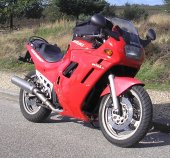 1990 Suzuki GSX 600 F photo
